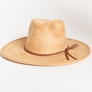 NWOT show me your mumu Dylan hat tan suede o/s